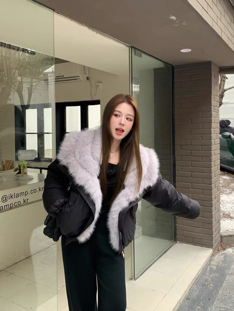 White Down Jacket with Large Fur Collar C0040