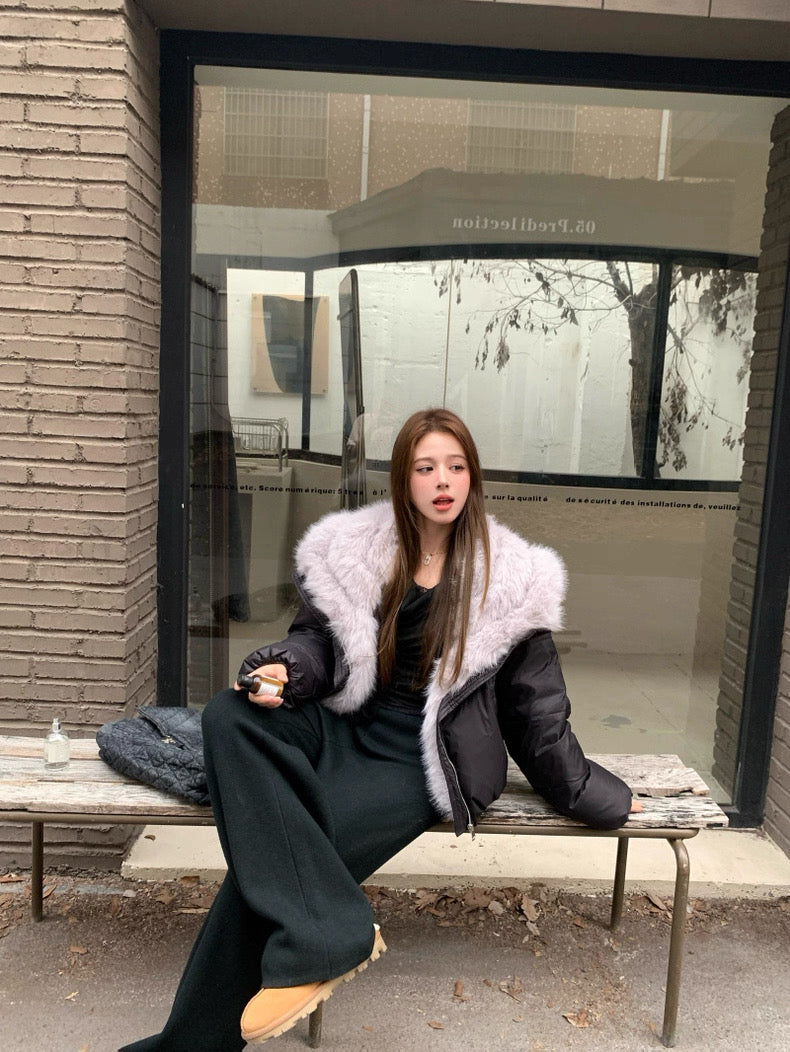 White Down Jacket with Large Fur Collar C0040