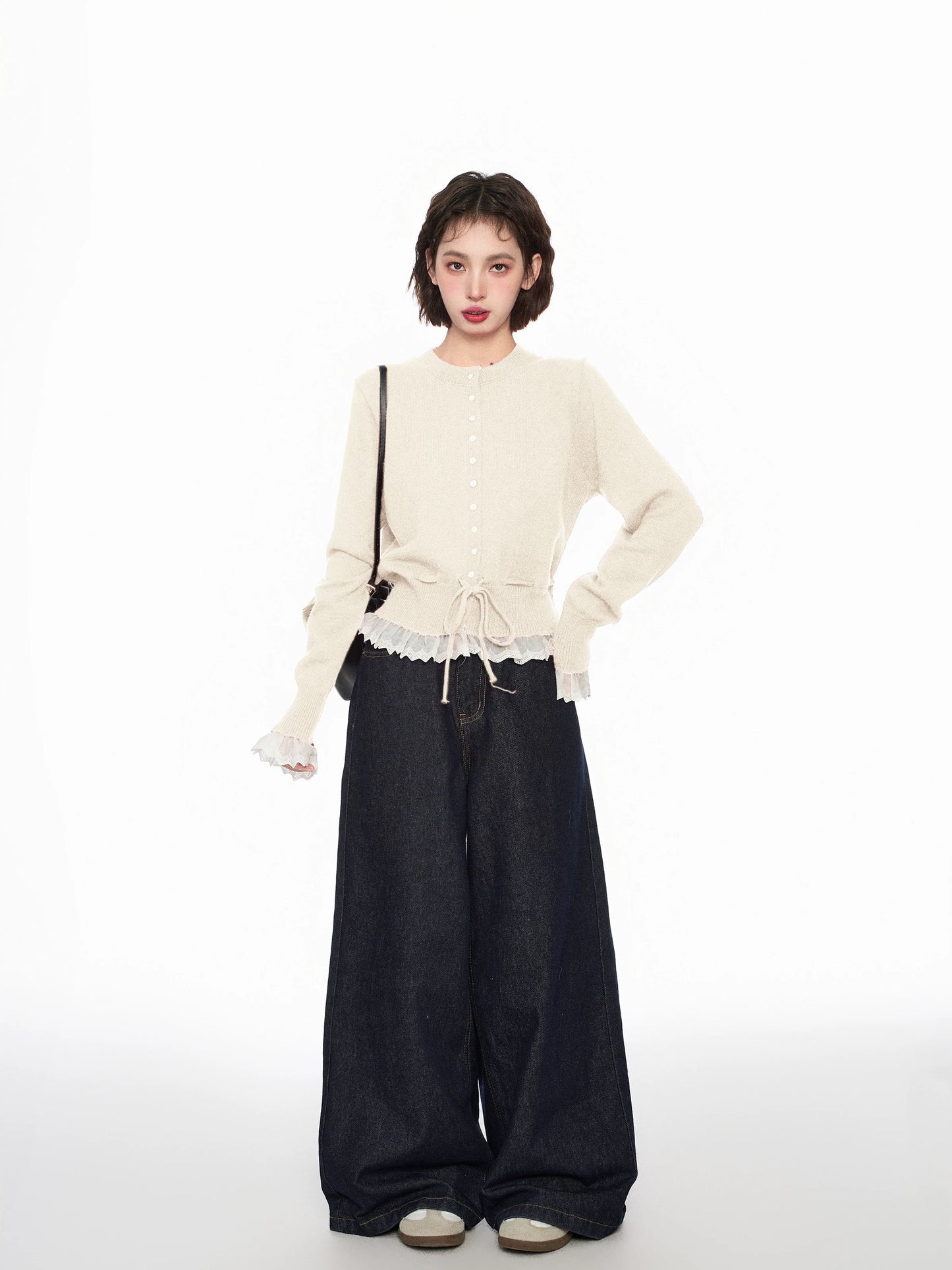 Cropped Sweater with Lace Details C0017