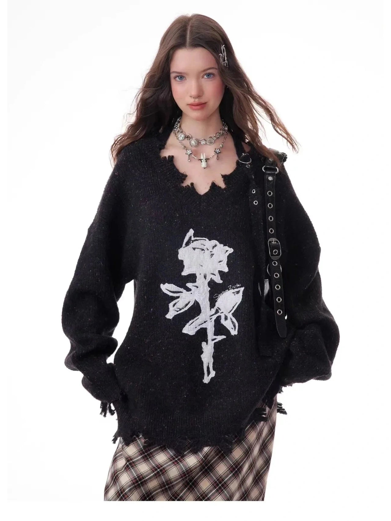 Rose Embroidered V-Neck Knit f0333