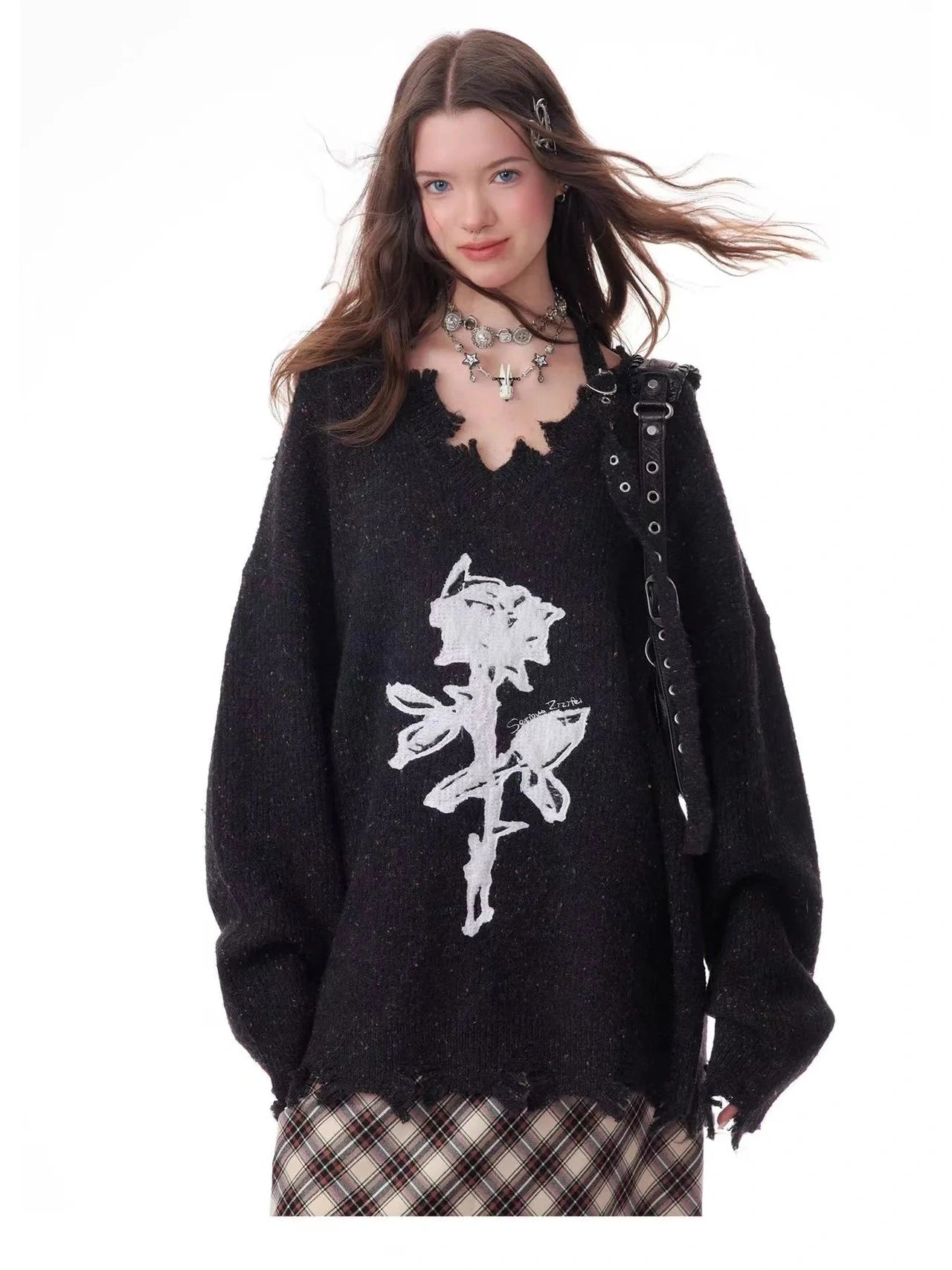 Rose Embroidered V-Neck Knit f0333