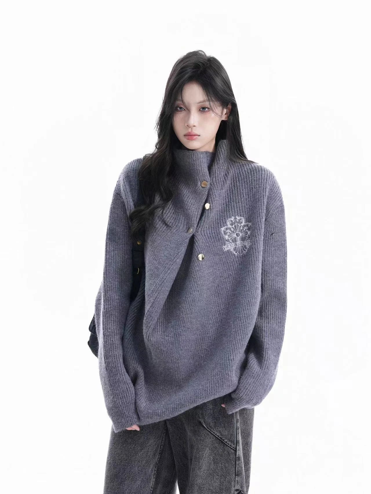 Embroidered Ruched Turtleneck Knit Top   f0387