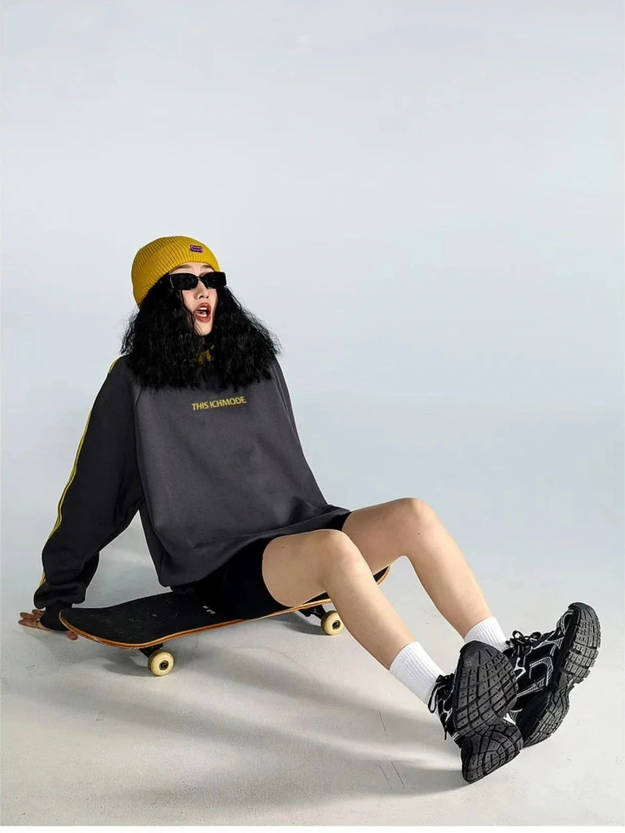 Vintage Stripe Relaxed Sweatshirt  f0371