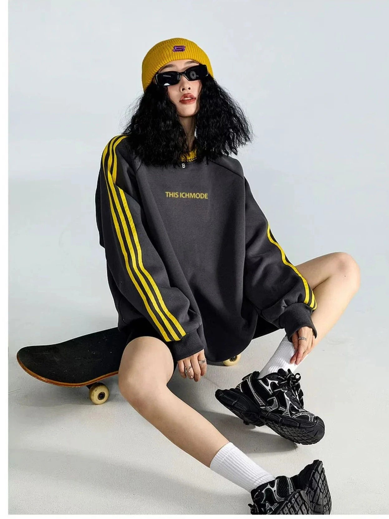 Vintage Stripe Relaxed Sweatshirt  f0371