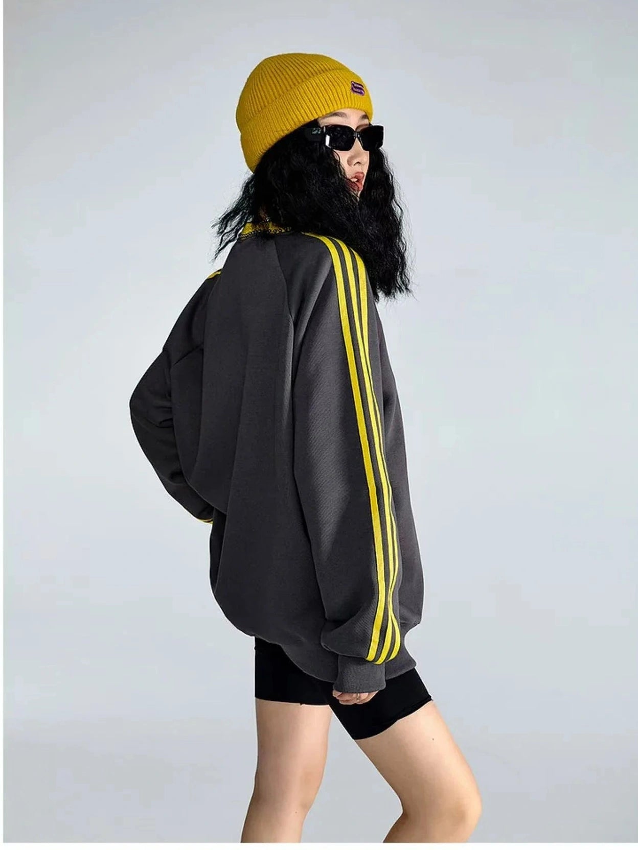 Vintage Stripe Relaxed Sweatshirt  f0371