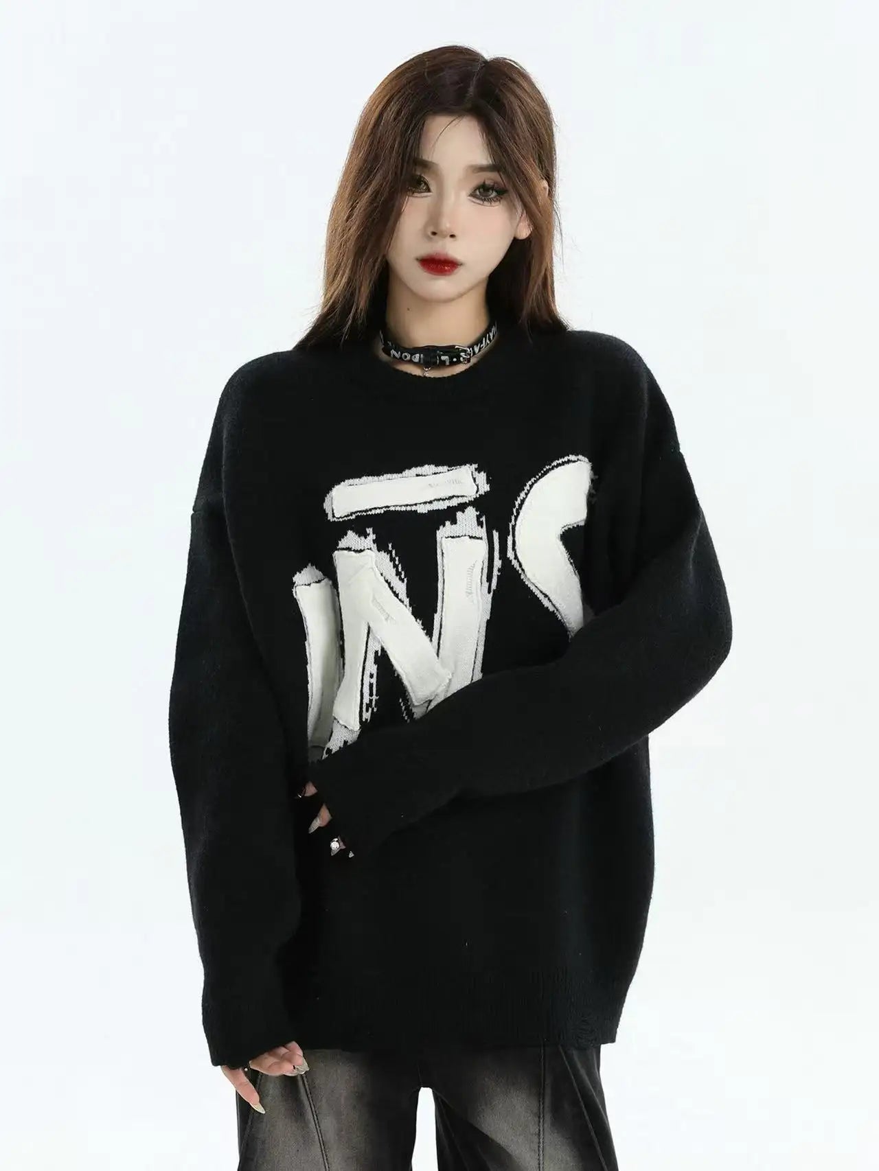 Embroidered Logo Crewneck Knit Sweater  f0358