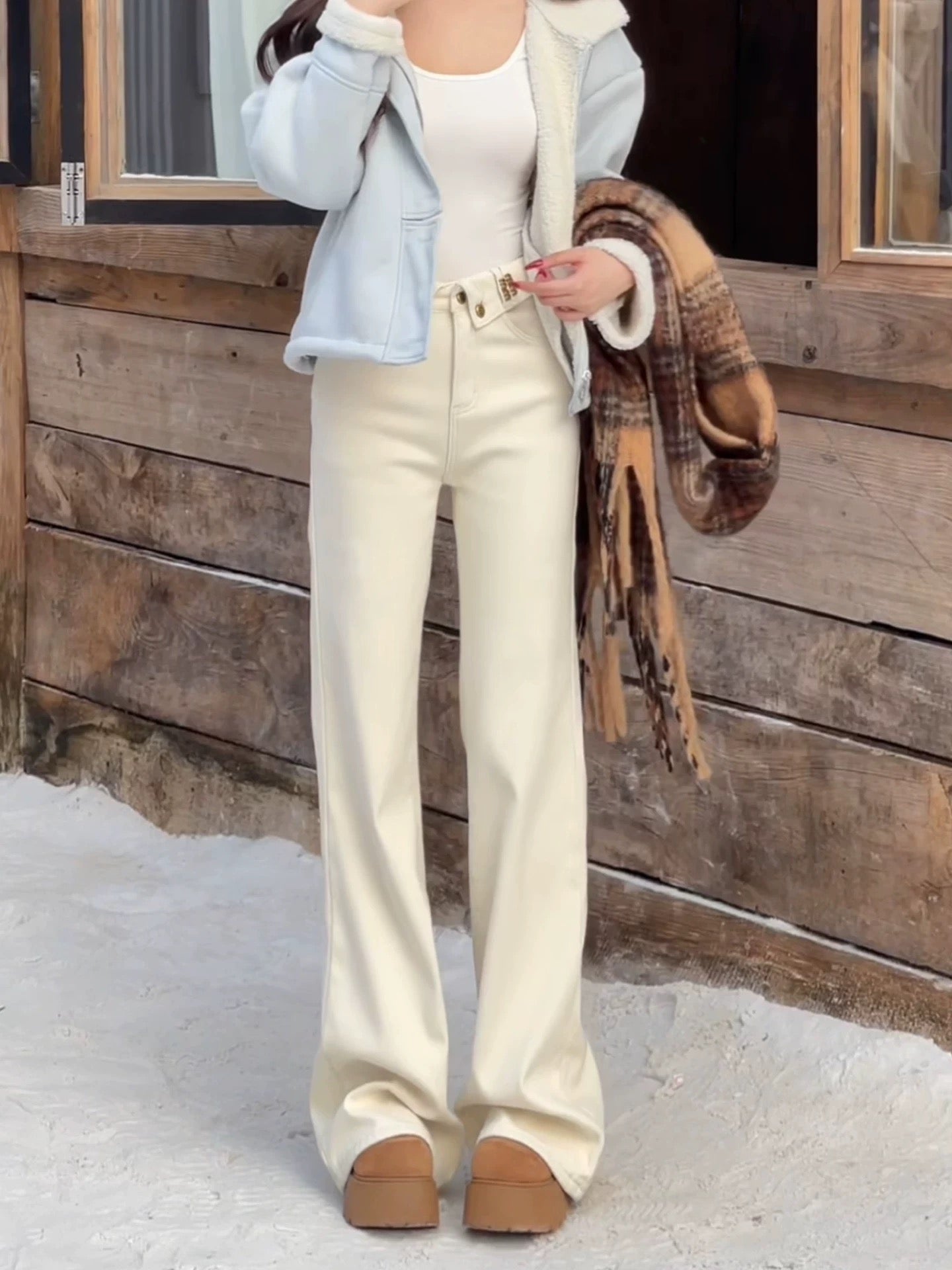 Women’s Cream Straight-Leg Denim Jeans C0028