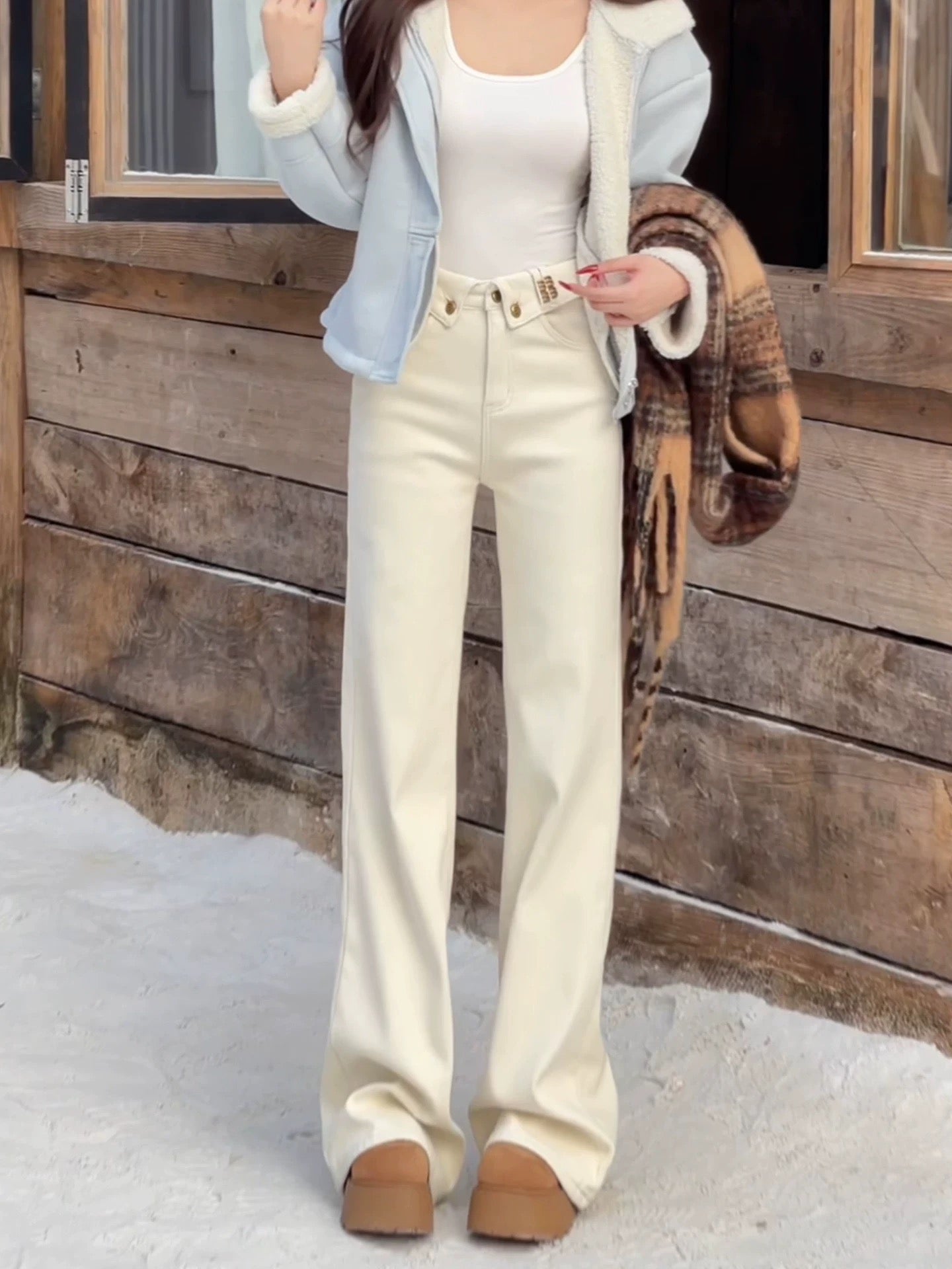 Women’s Cream Straight-Leg Denim Jeans C0028