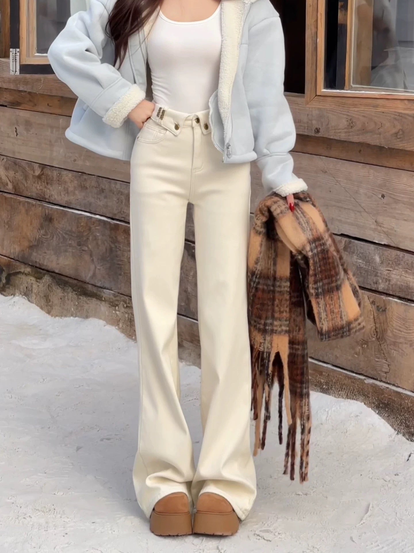 Women’s Cream Straight-Leg Denim Jeans C0028