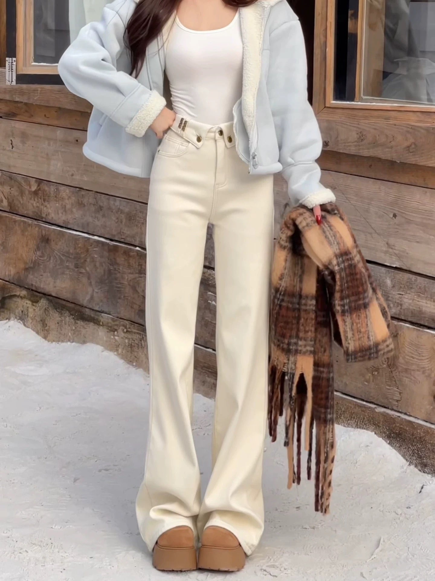 Women’s Cream Straight-Leg Denim Jeans C0028