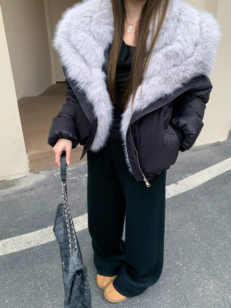 White Down Jacket with Large Fur Collar C0040