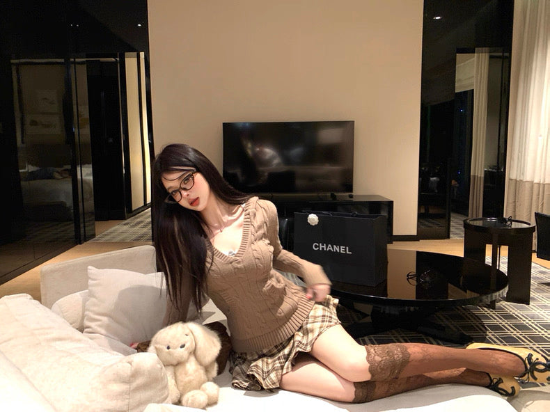 V-Neck Hooded Knitted Pullover for Women C0020