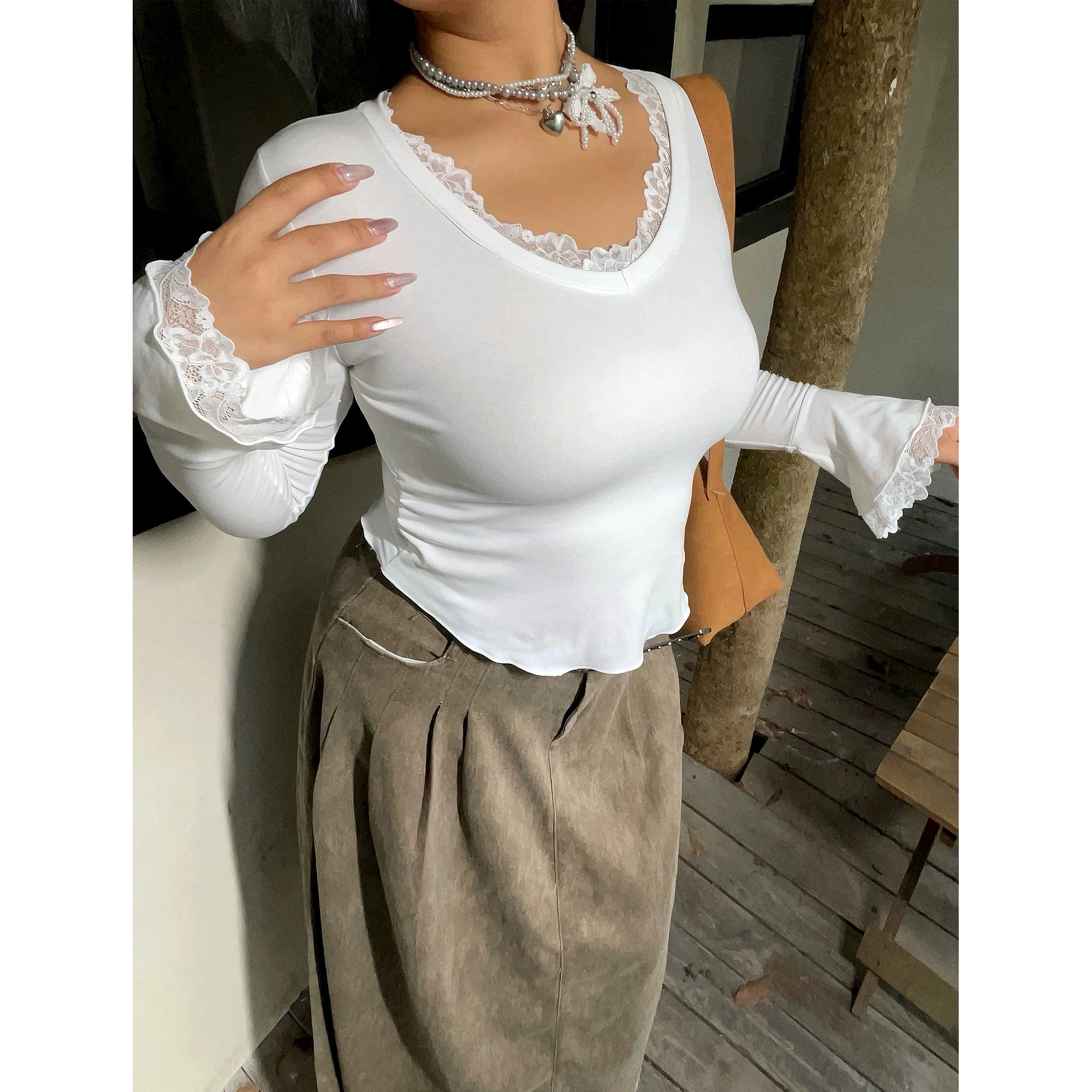 Pure lace splicing horn sleeve T-shirt FE0492