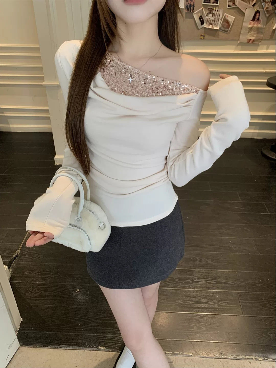 Off-the-shoulder panelled sequin long-sleeved T-shirt fe0521