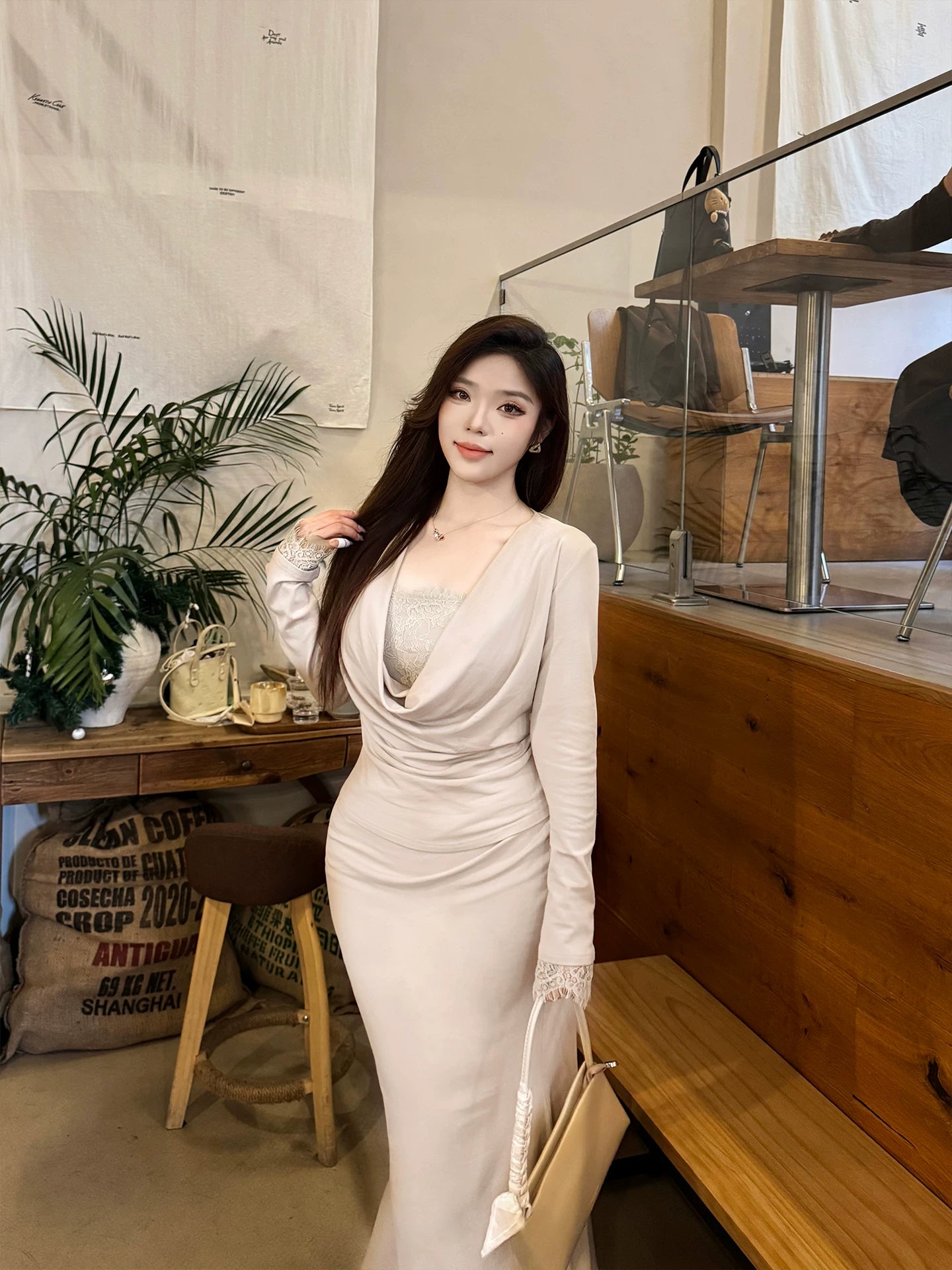 Swinging neck lace polished fleece dress FE0515