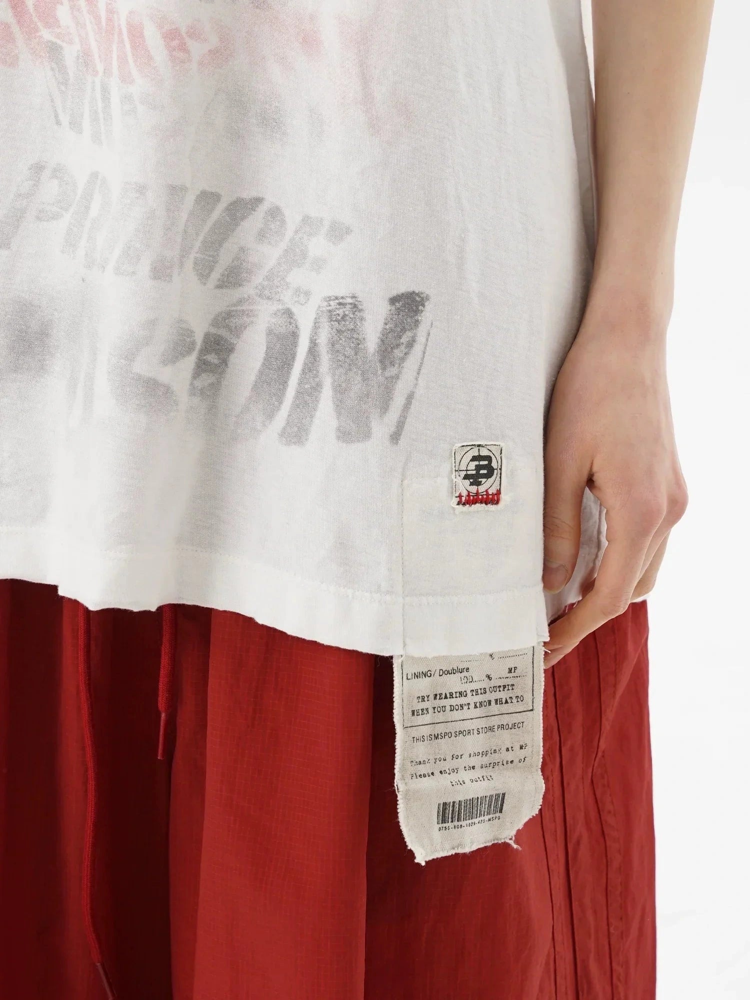 Tagged Graffiti-Print Sleeveless Top  f0402