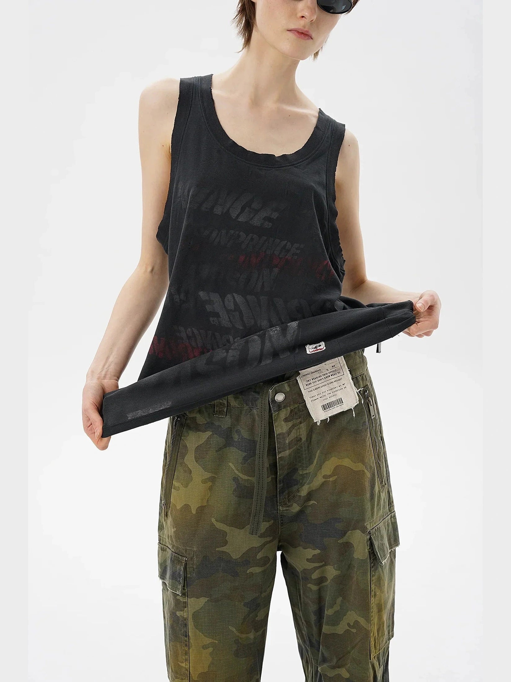 Tagged Graffiti-Print Sleeveless Top  f0402