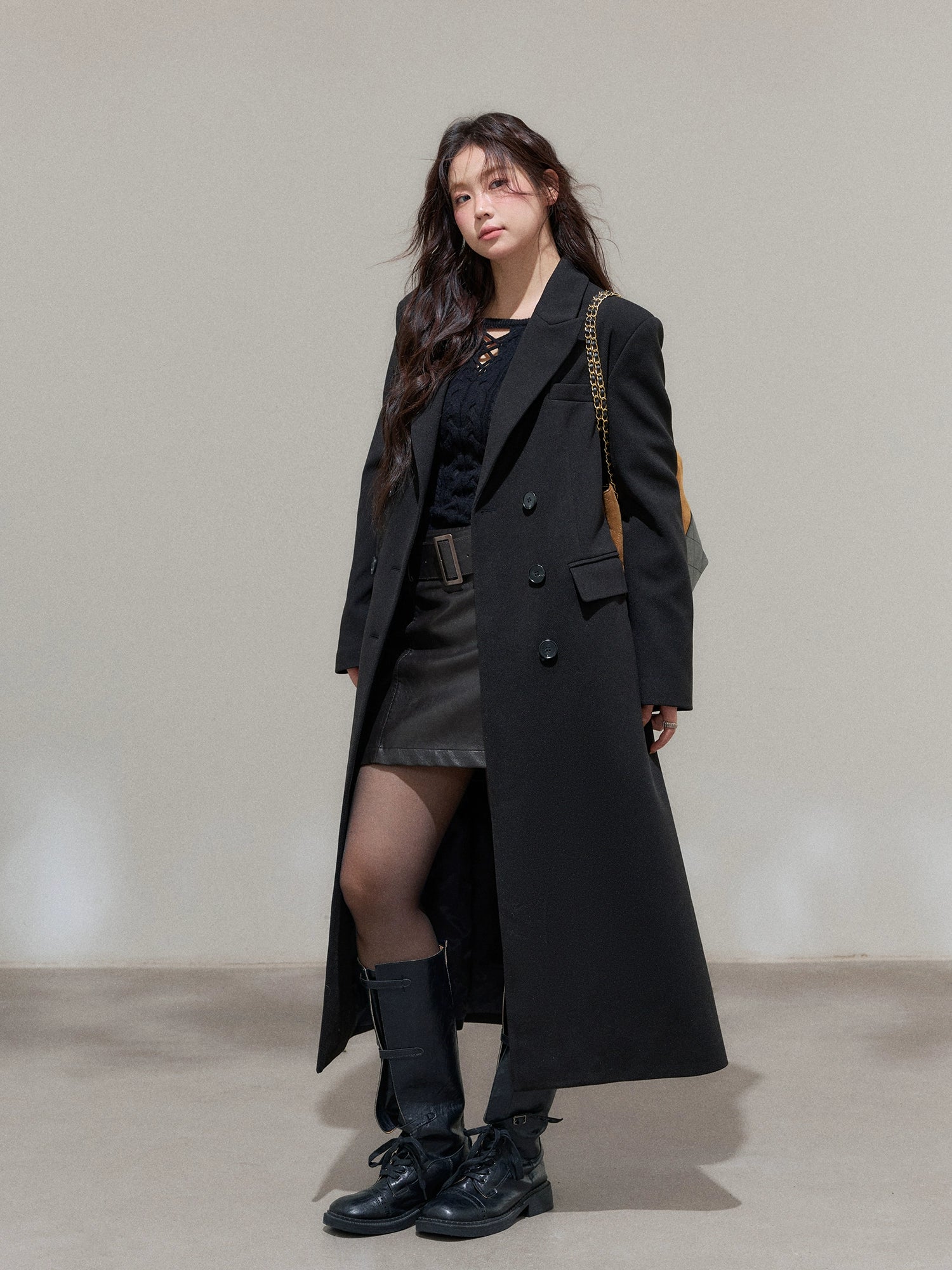 Black leather skirt B001