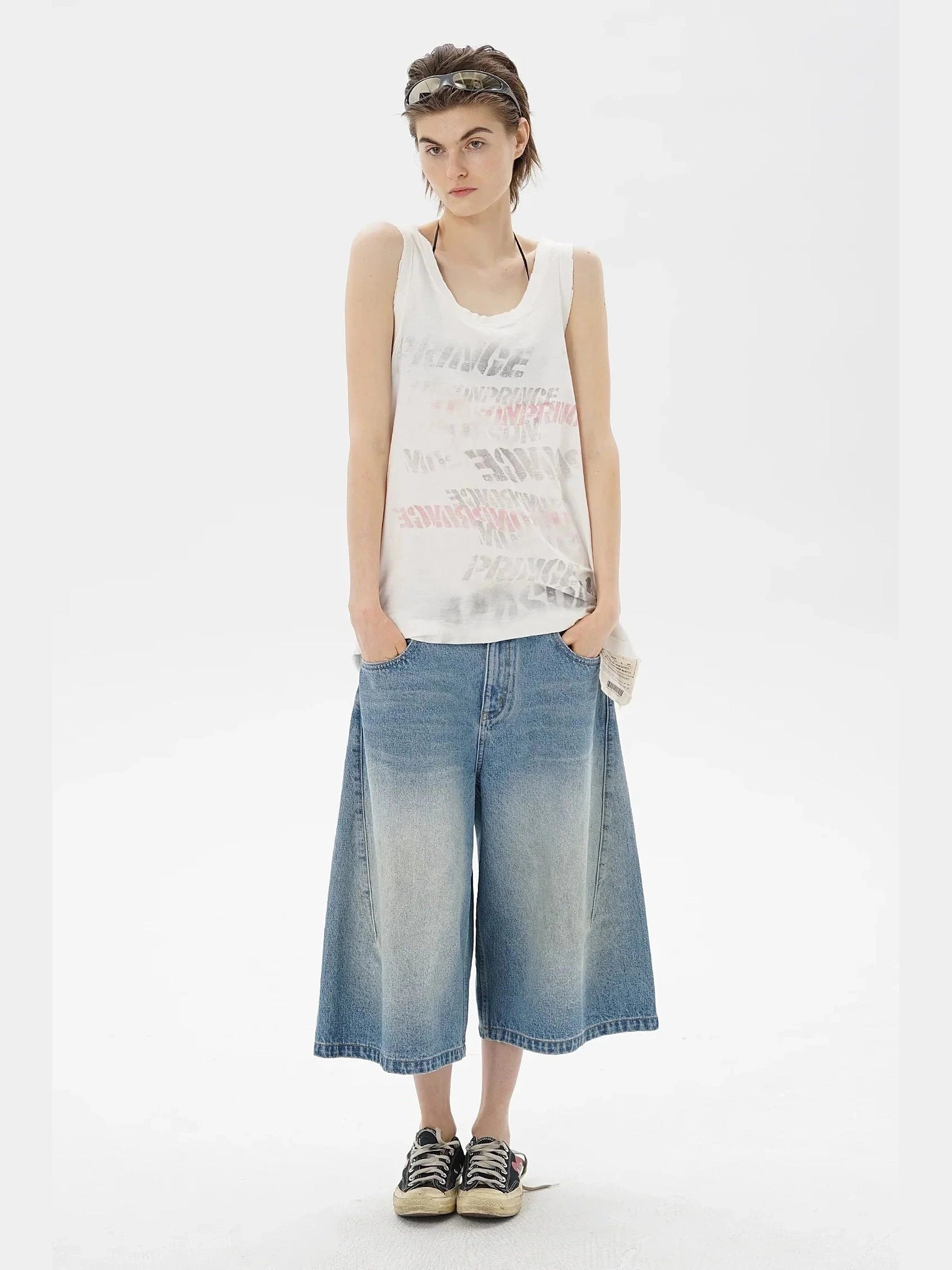 Tagged Graffiti-Print Sleeveless Top  f0402