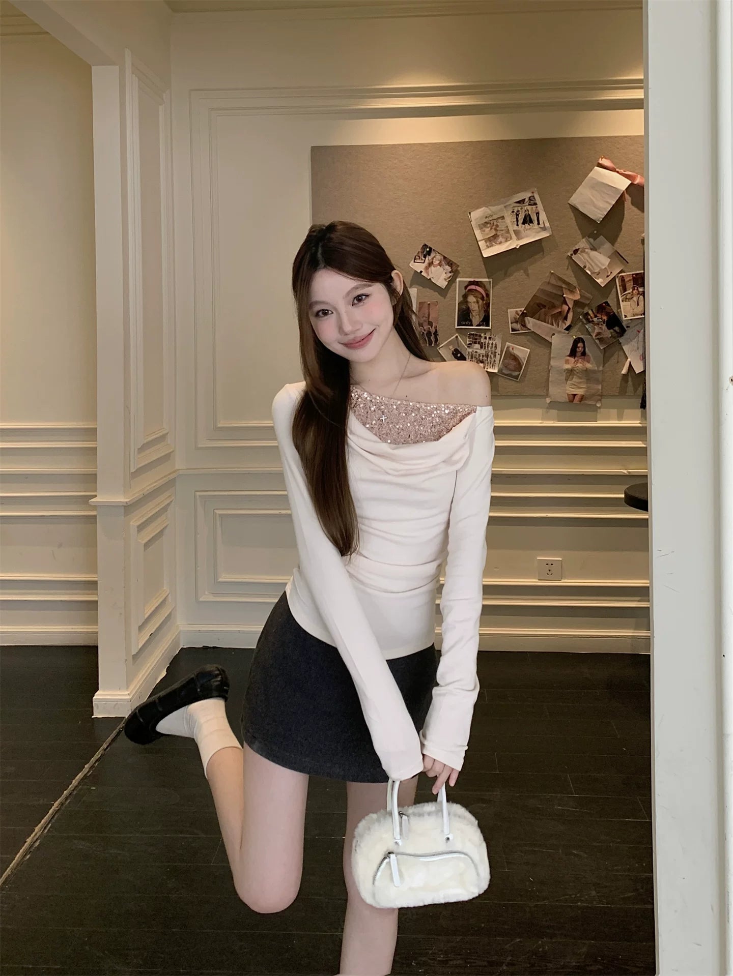 Off-the-shoulder panelled sequin long-sleeved T-shirt fe0521