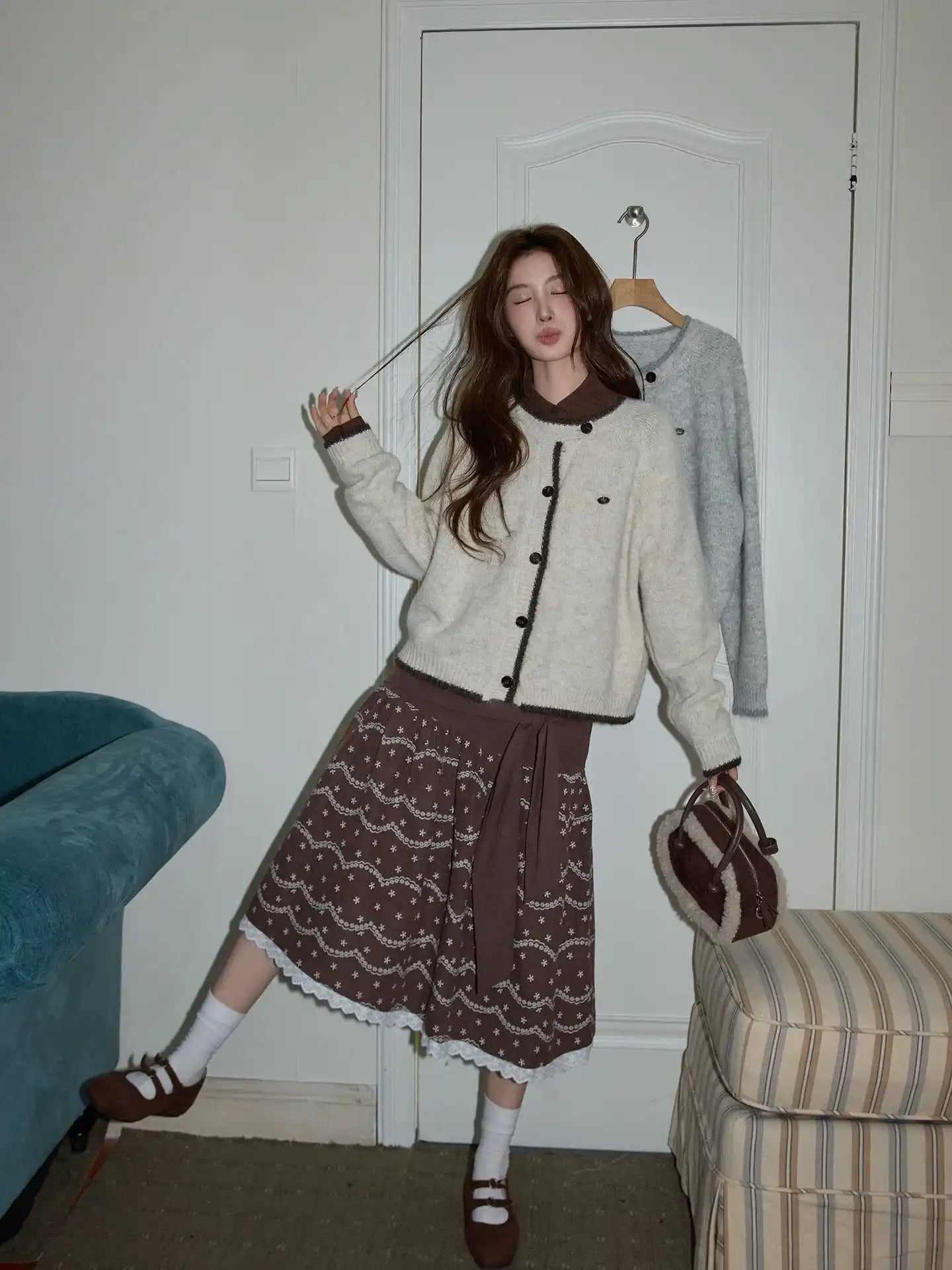 Light Gray Color-Block Cardigan f0342