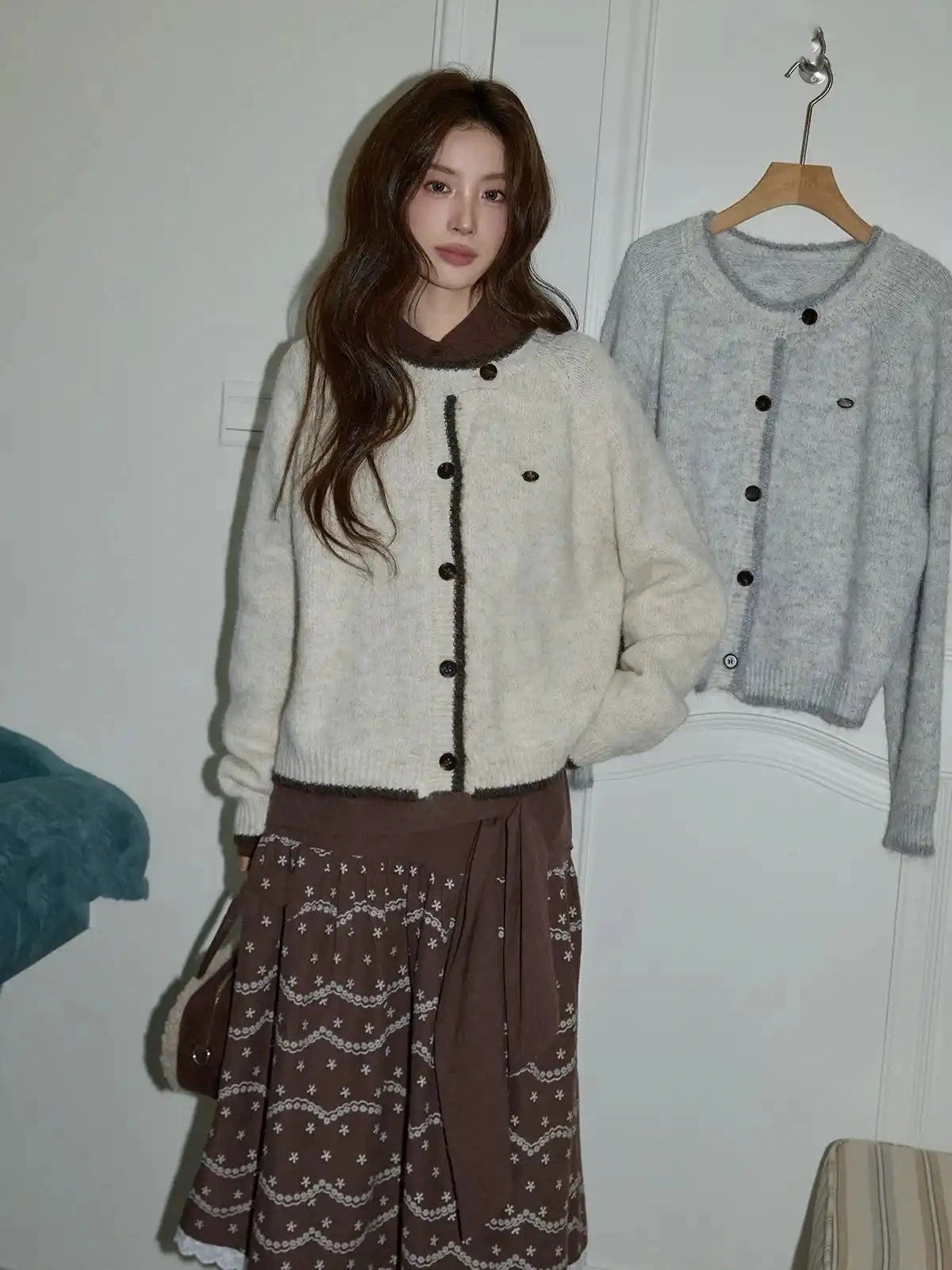 Light Gray Color-Block Cardigan f0342