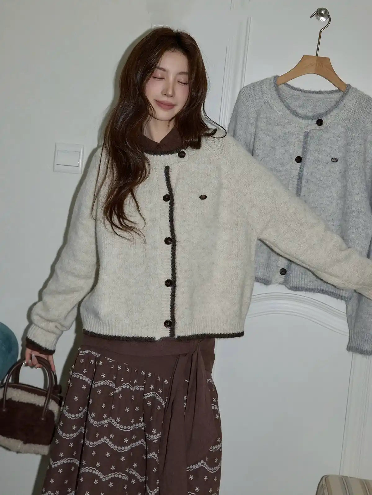 Light Gray Color-Block Cardigan f0342